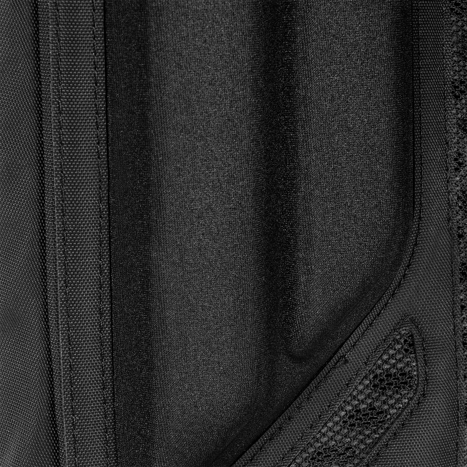 paragon-hydration-pack-c2 Paragon_Black_Texture.png